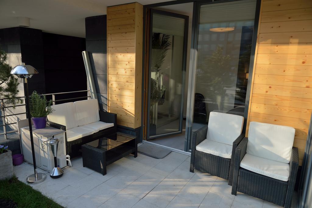 Garden Apartment Cracow- Shopping Mall 1Min, Underground Parking, Family Friendly, City Center คราคูฟ ภายนอก รูปภาพ
