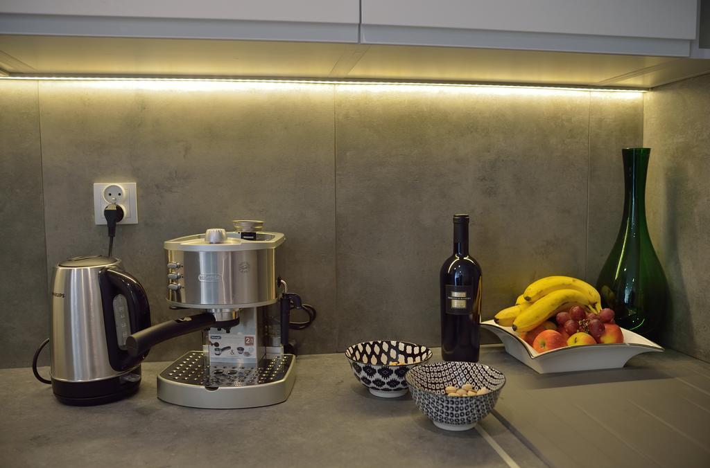 Garden Apartment Cracow- Shopping Mall 1Min, Underground Parking, Family Friendly, City Center คราคูฟ ภายนอก รูปภาพ