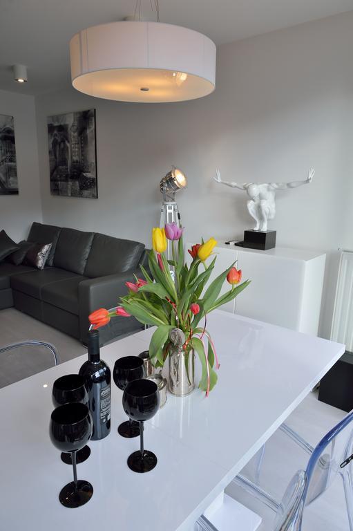 Garden Apartment Cracow- Shopping Mall 1Min, Underground Parking, Family Friendly, City Center คราคูฟ ภายนอก รูปภาพ