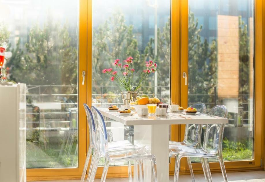 Garden Apartment Cracow- Shopping Mall 1Min, Underground Parking, Family Friendly, City Center คราคูฟ ภายนอก รูปภาพ
