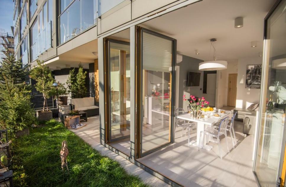 Garden Apartment Cracow- Shopping Mall 1Min, Underground Parking, Family Friendly, City Center คราคูฟ ภายนอก รูปภาพ